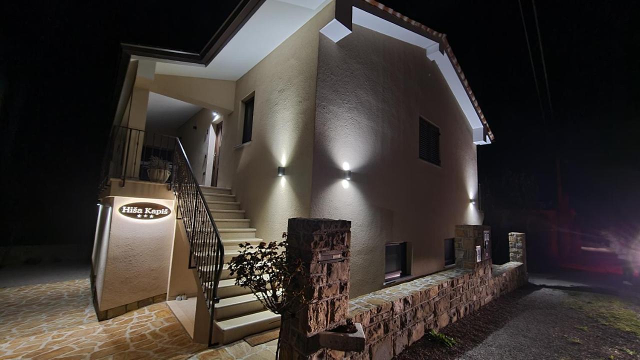 Апартаменты Hisa Kapis With Hot Tube Копер Экстерьер фото