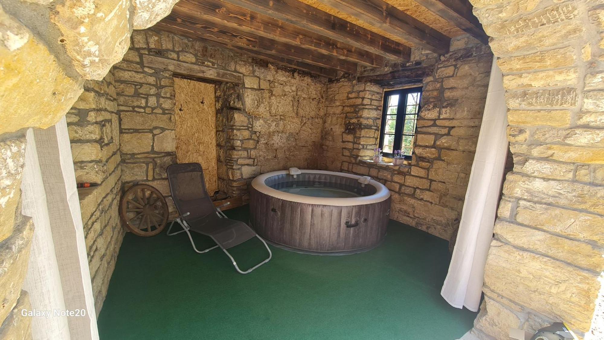 Апартаменты Hisa Kapis With Hot Tube Копер Экстерьер фото