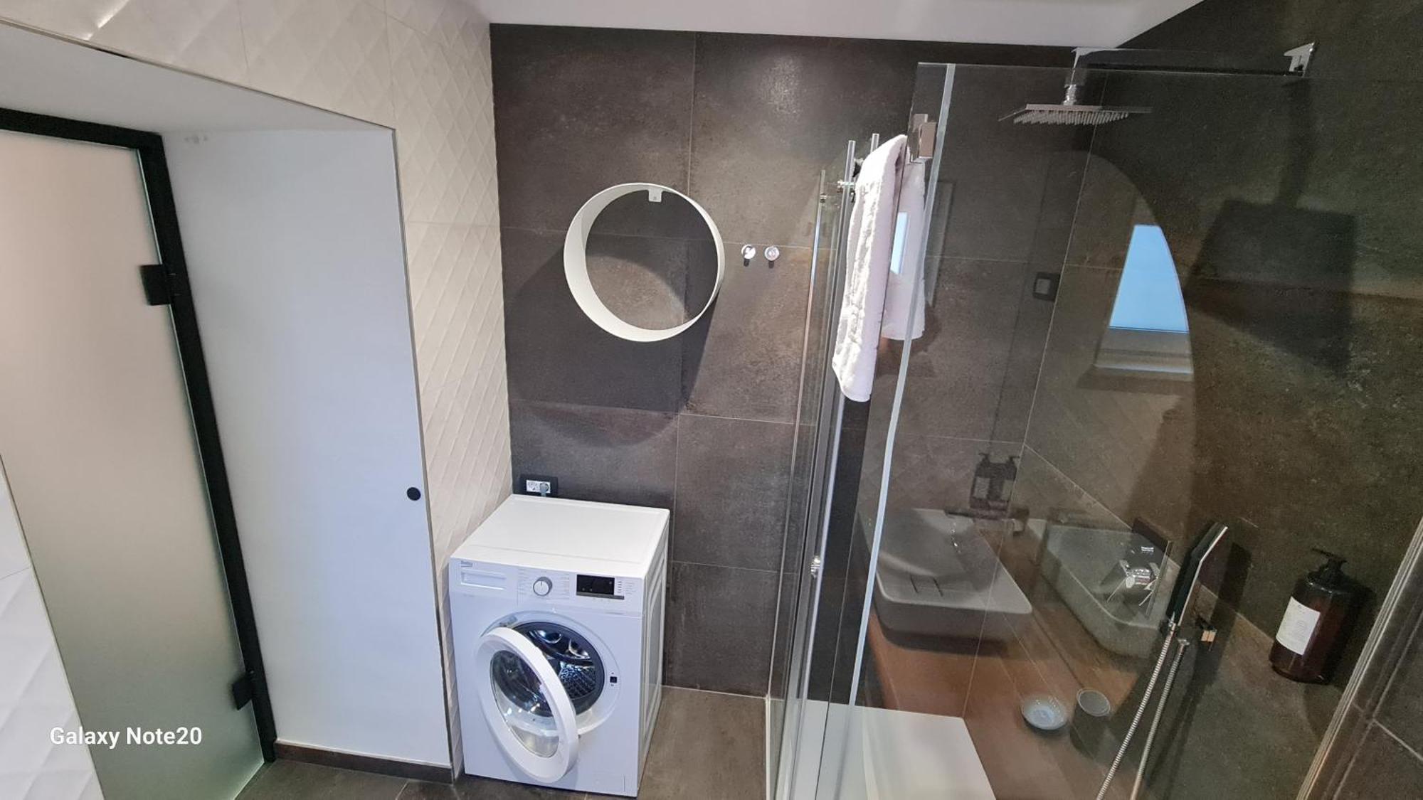 Апартаменты Hisa Kapis With Hot Tube Копер Экстерьер фото